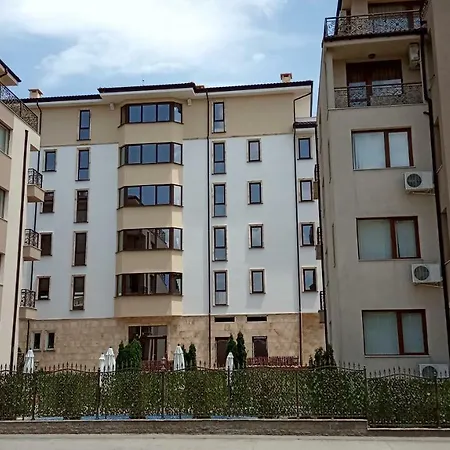 On Cypress Street Apartament *