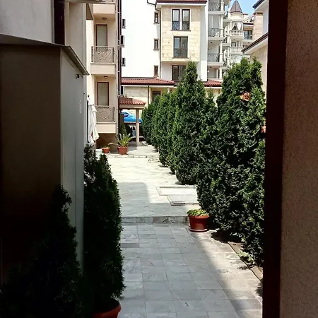On Cypress Street Apartment *